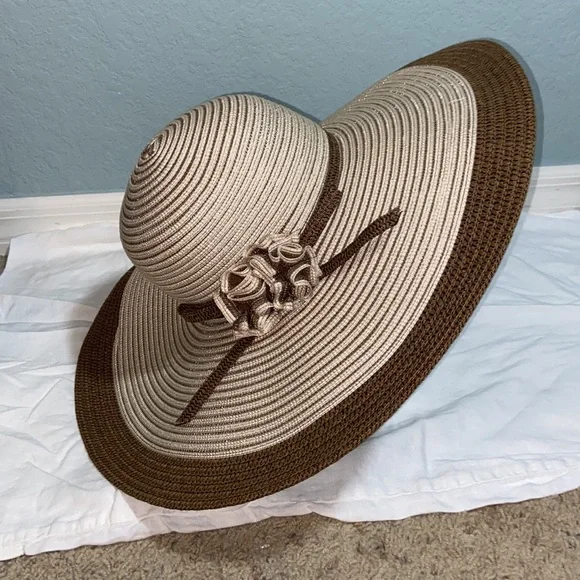 Like new Rare European Designer John Callanan cotton Floral Hat 1960 Vintage Womens Sun Hats - Etsy main image 3